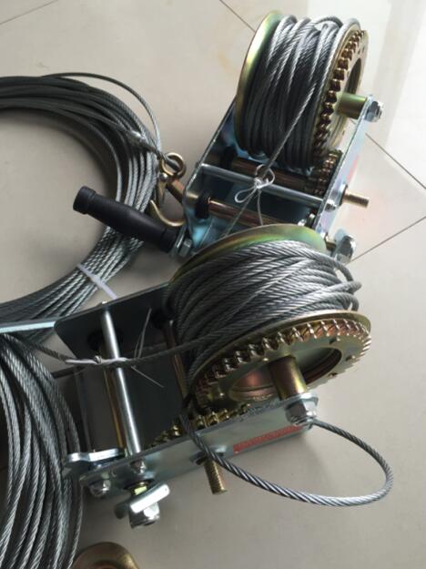 treuil galvanisé résistant de grue de main de câble de 60m et 1000 livres de treuil marin de main avec la sangle
