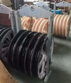 Chine Le grand diamètre roule des gerbes d'aluminium de triple de conducteur de transmission par blocs de poulie de câble fournisseur